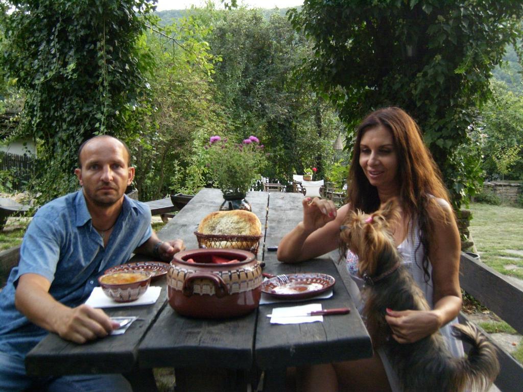 בוז'נצי Stefanina Guesthouse מראה חיצוני תמונה